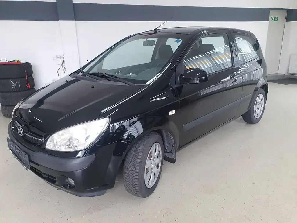 Second-hand Hyundai Getz 67 CP (49 kW) 2009 Negru Hatchback