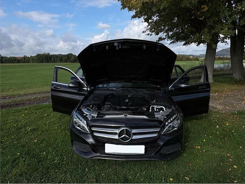Schwarz Gebraucht 2018 Mercedes C220 Kombi | 17.999 € (Guter Preis) - Bild 1/4