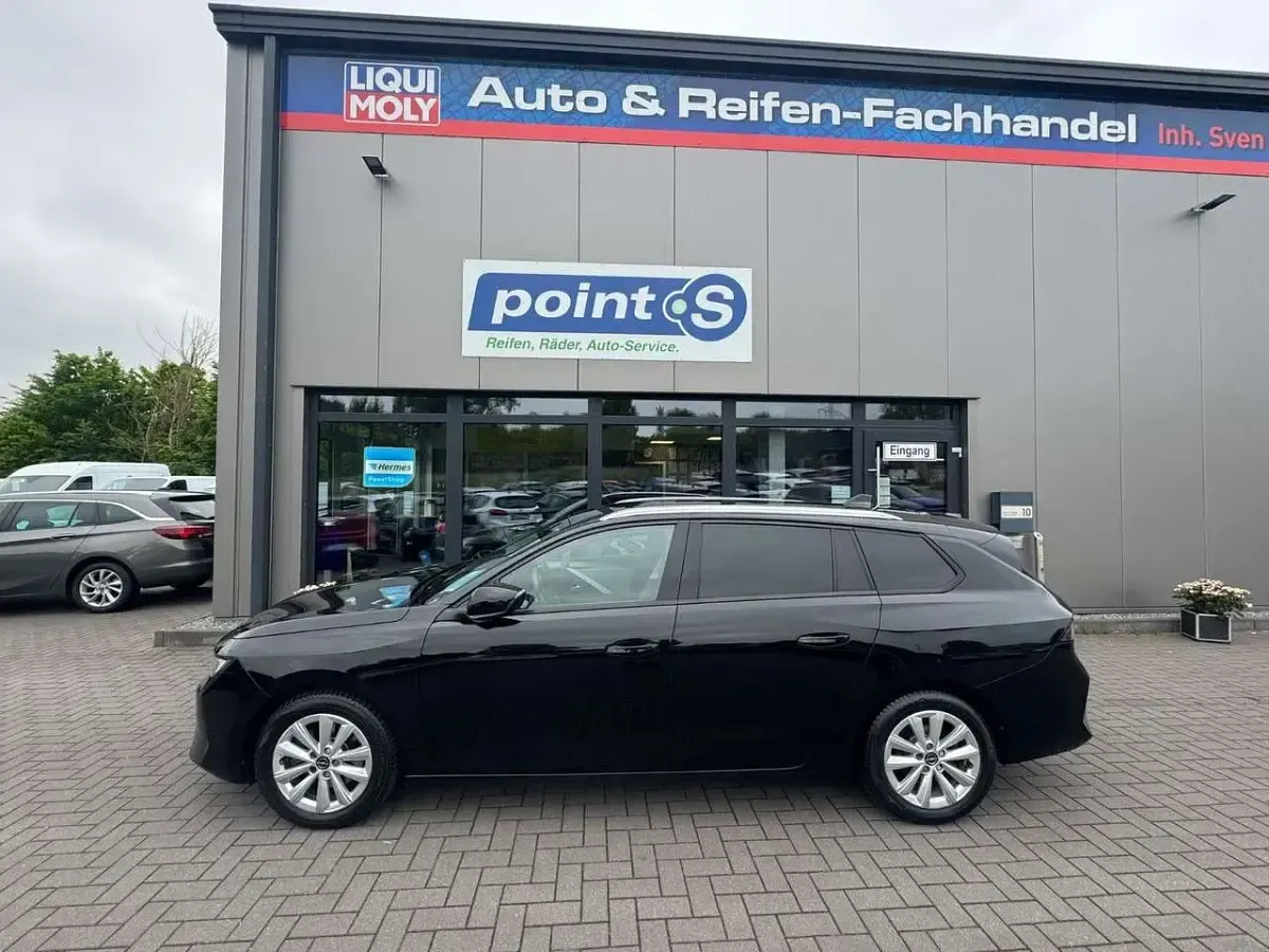 Usata Opel Astra Elegance 131 CV (96 kW) 2024 Nero Utilitaria