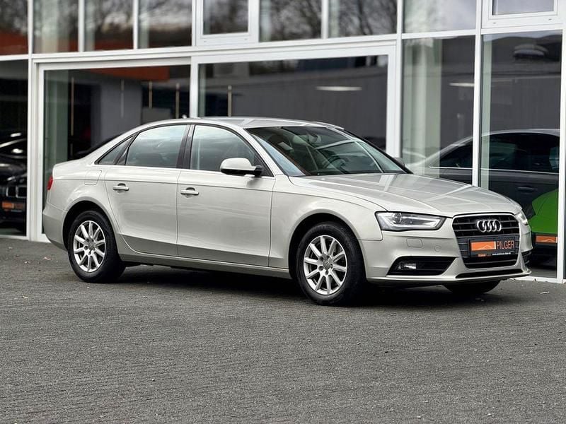 Gebraucht Audi A4 Attraction 150 PS (110 kW) 2016 Silber Limousine