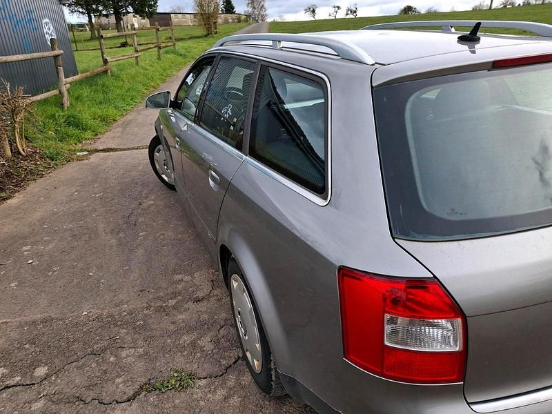 Gebraucht Audi A4 S-Line 150 PS (110 kW) 2002 Grau Kombi