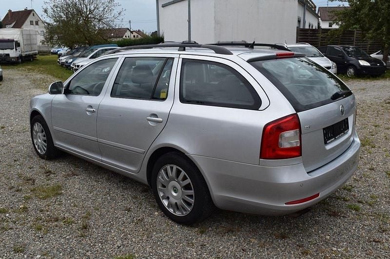 Gebraucht Skoda Octavia Ambiente 160 PS (117 kW) 2009 Silber Kombi