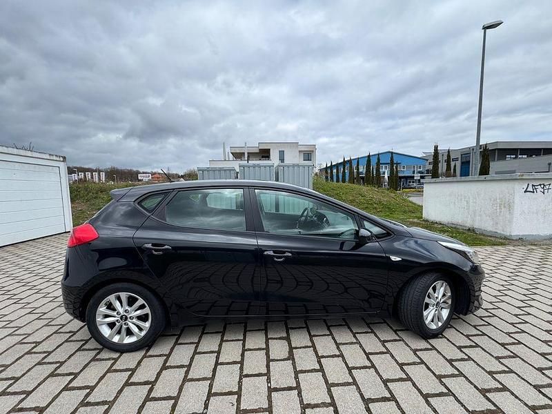 Gebraucht Kia Ceed 135 PS (99 kW) 2017 Schwarz Kleinwagen