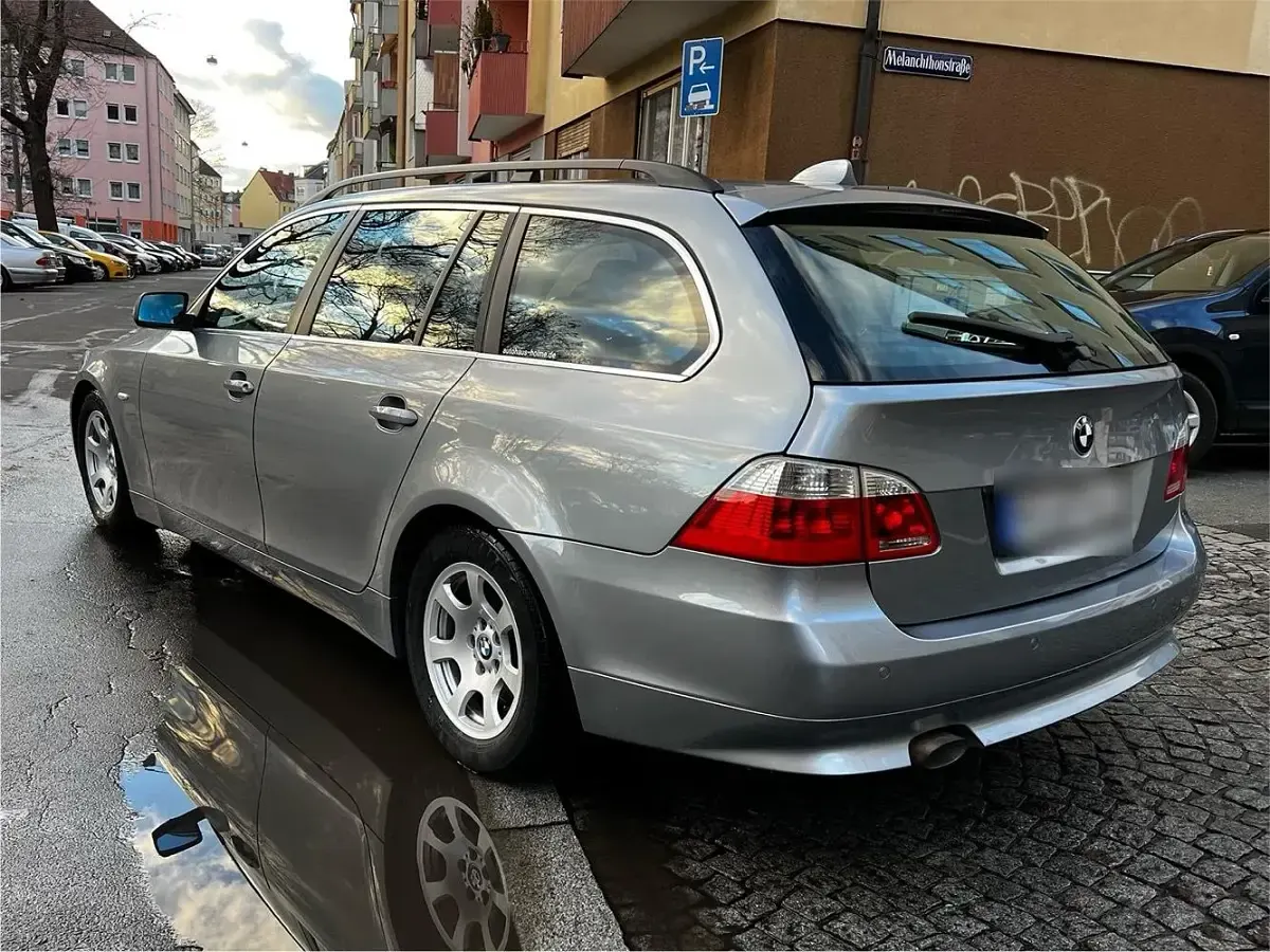 Gebraucht BMW 520 163 PS (119 kW) 2005 Silber Kombi