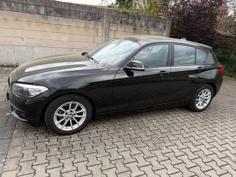 Gebraucht BMW 118 Advantage 136 PS (100 kW) 2017 Schwarz Kleinwagen