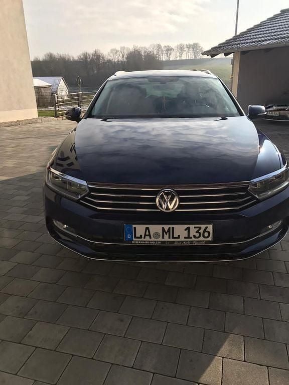 Gebraucht VW Passat Trendline 150 PS (110 kW) 2017 Blau Kombi