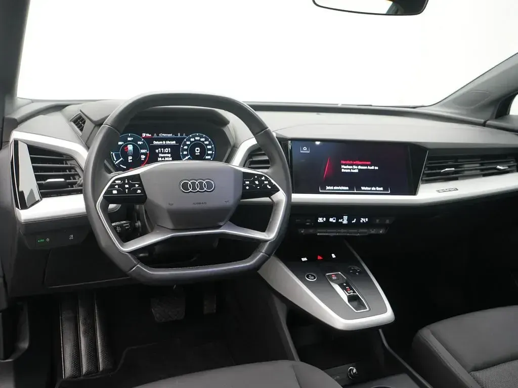 Gebraucht Audi Q4 Sportback e-tron Advanced 150 kW (204 PS) 2023 Mythosschwarz metallic SUV