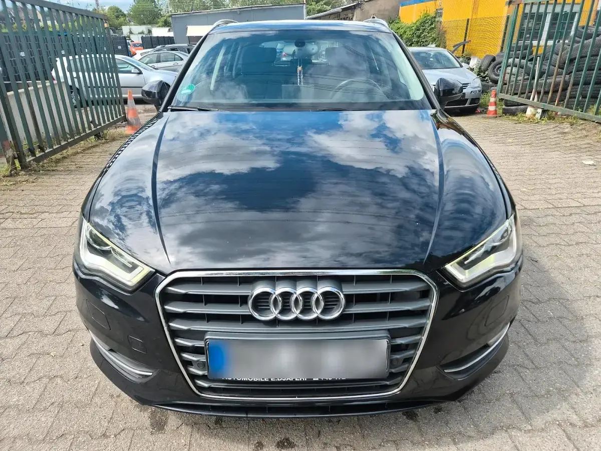 Gebraucht Audi A3 Ambition 140 PS (102 kW) 2014 Schwarz Limousine