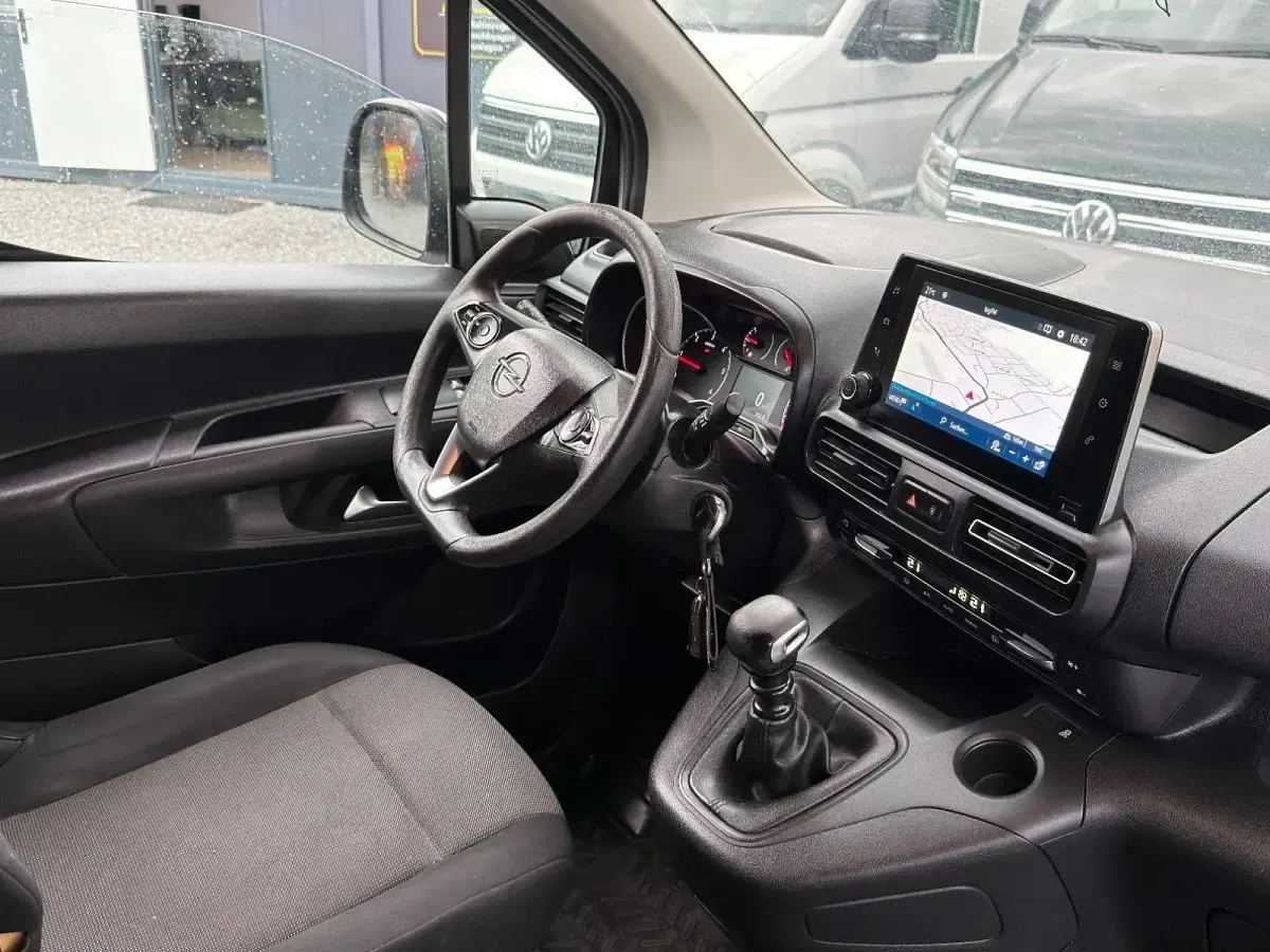 Gebraucht Opel Combo 131 PS (96 kW) 2019 Weiß Van / Kleinbus