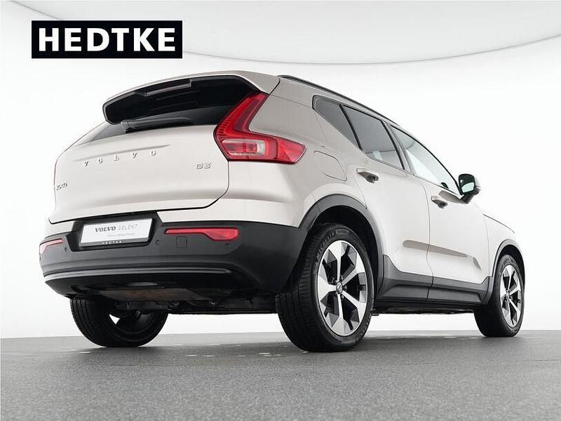 Metallic Gebraucht 2022 Volvo XC40 Plus SUV | 28.990 € (Fairer Preis) - Bild 1/4