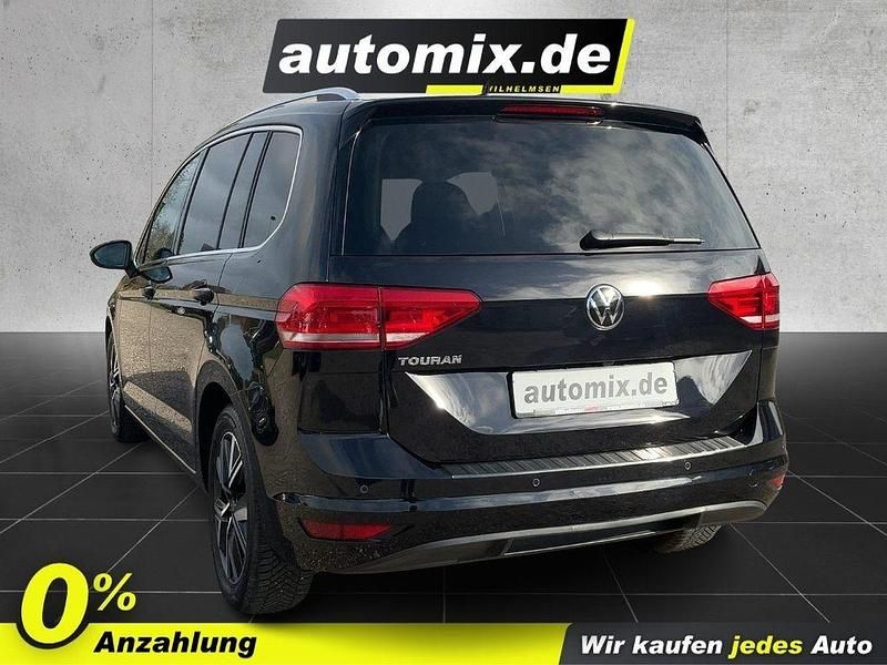 Gebraucht VW Touran Highline 150 PS (110 kW) 2021 Deep black perleffekt Van / Kleinbus