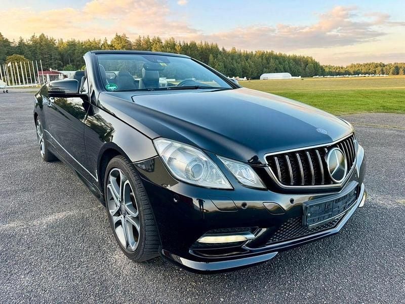 Gebraucht Mercedes E250 204 PS (150 kW) 2012 Schwarz Cabrio