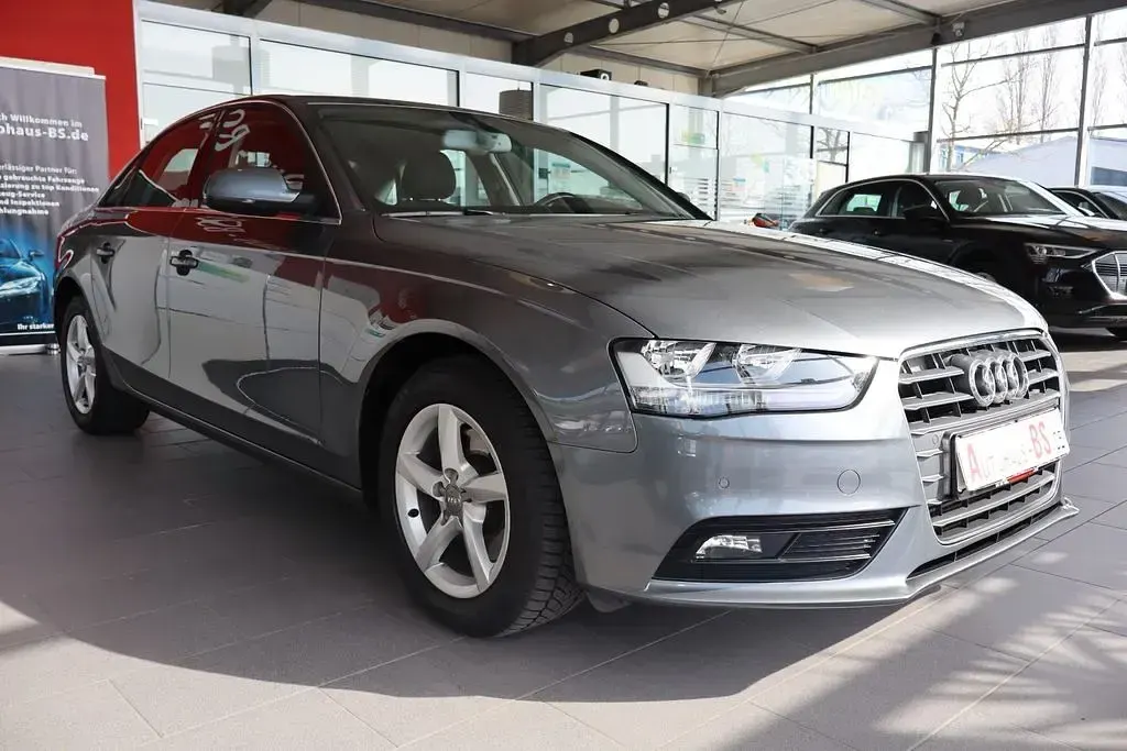 Gebraucht Audi A4 Ambiente 170 PS (125 kW) 2013 Grau Limousine