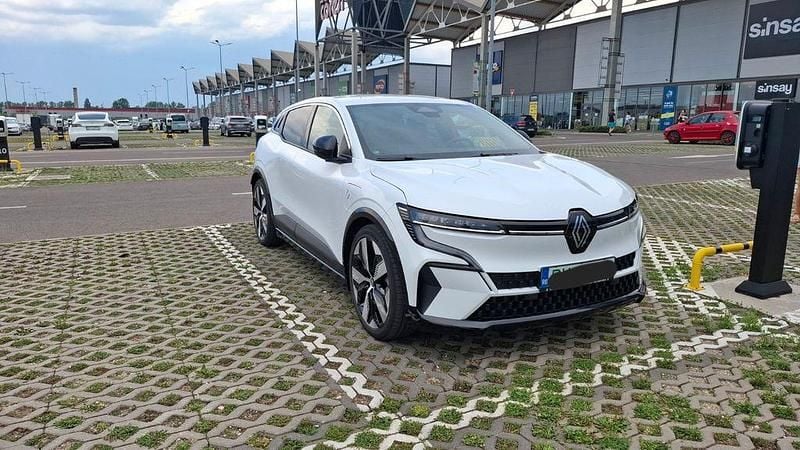 Weiß Gebraucht 2023 Renault Mégane Komfort Limousine | 26.900 € (Guter Preis) - Bild 1/4