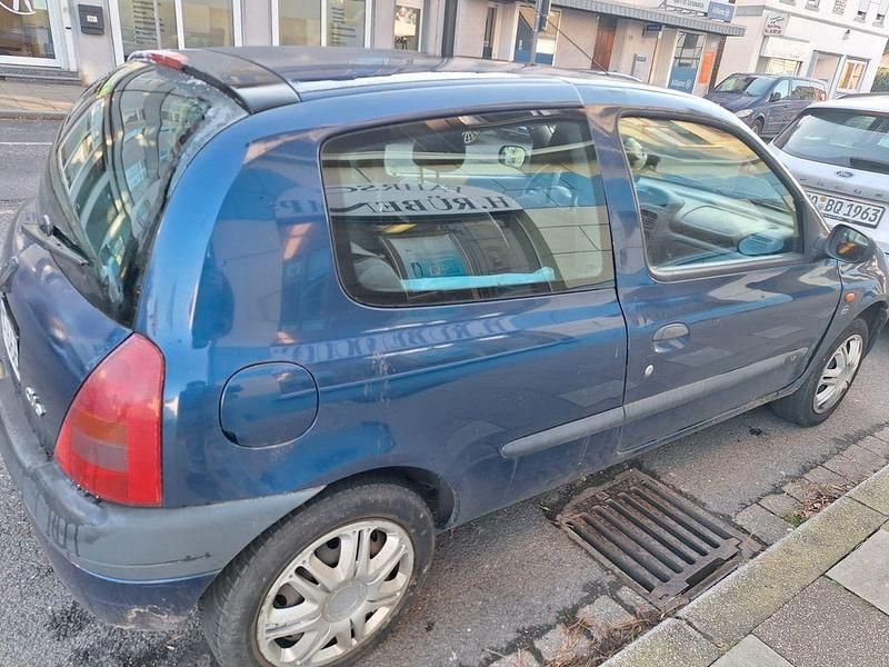 Gebraucht Renault Clio II 58 PS (42 kW) 1999 Blau Limousine
