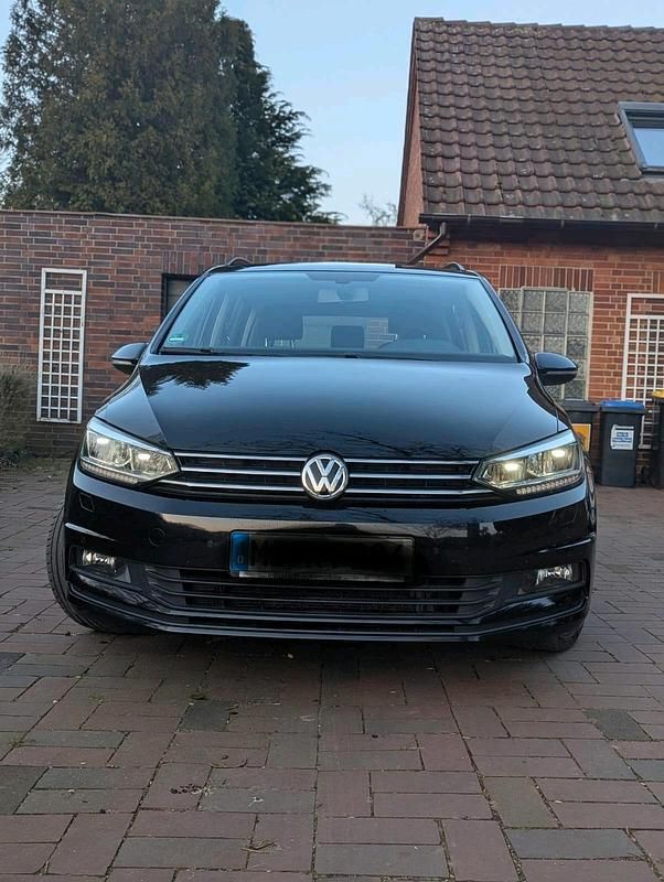 Gebraucht VW Touran 116 PS (85 kW) 2019 Schwarz Van / Kleinbus