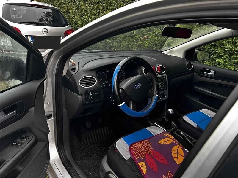 Gebraucht Ford Focus 109 PS (80 kW) 2006 Silber Kombi