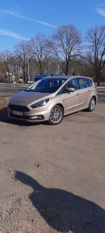 Beige Gebraucht 2017 Ford S-MAX Titanium Van / Kleinbus | 17.900 € (Superpreis) - Bild 1/4