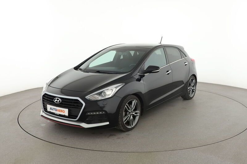 Schwarz Gebraucht 2016 Hyundai i30 Turbo Limousine | 14.180 € (Etwas zu teuer) - Bild 1/4