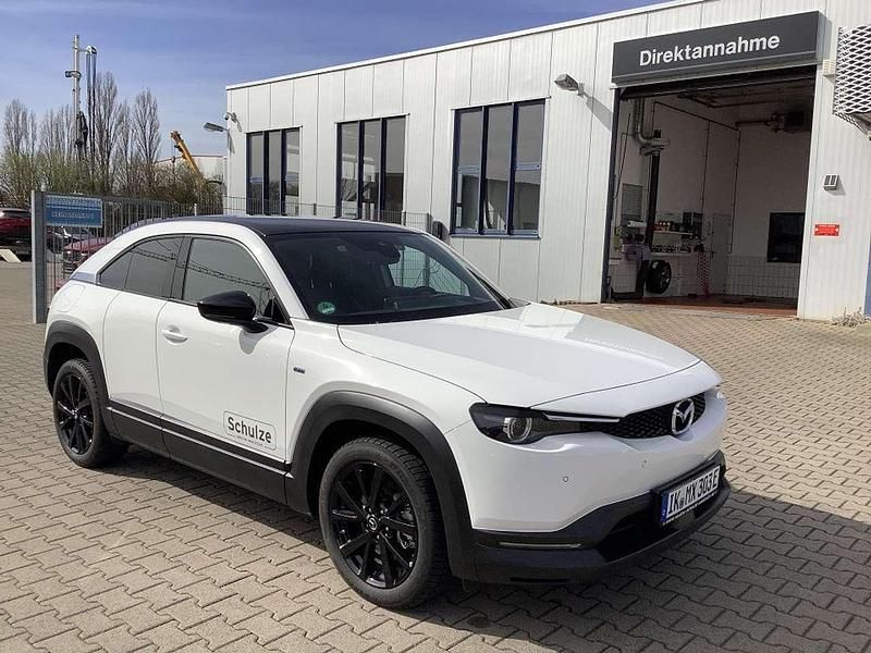 Arctic white Gebraucht 2023 Mazda MX30 Touring SUV | 22.840 € (Teuer) - Bild 1/4