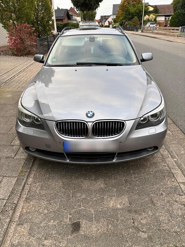 Grau Gebraucht 2007 BMW 530 Advantage Kombi | 3.599 € (Superpreis) - Bild 1/4