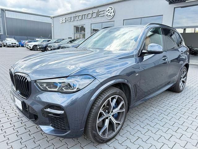 Grau Gebraucht 2022 BMW X5 M Sport SUV | 64.990 € (Fairer Preis) - Bild 1/4