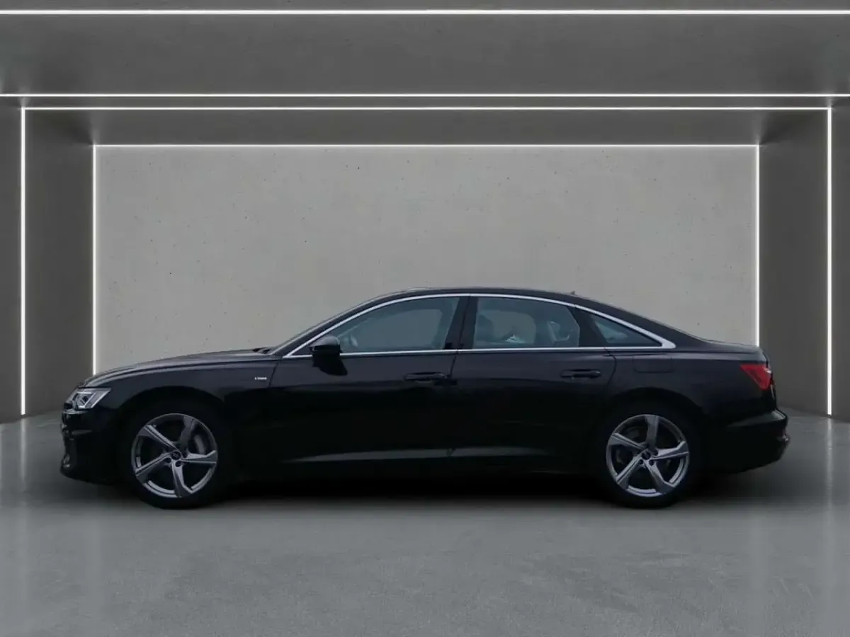 Usado Audi A6 S-Line 299 HP (219 kW) 2024 Preto Sedan