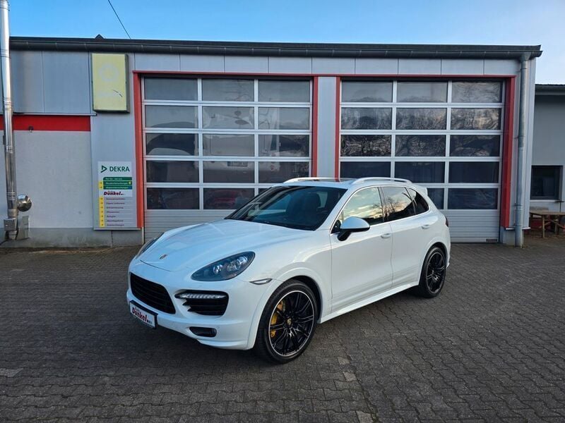 Weiß Gebraucht 2012 Porsche Cayenne GTS Sport SUV | 33.500 € (Etwas zu teuer) - Bild 1/4