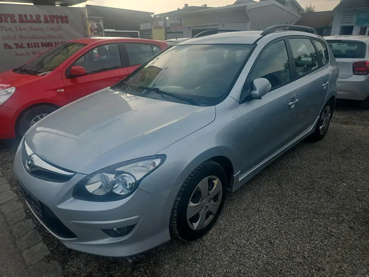 Gebraucht Hyundai i30 115 PS (84 kW) 2011 Kombi