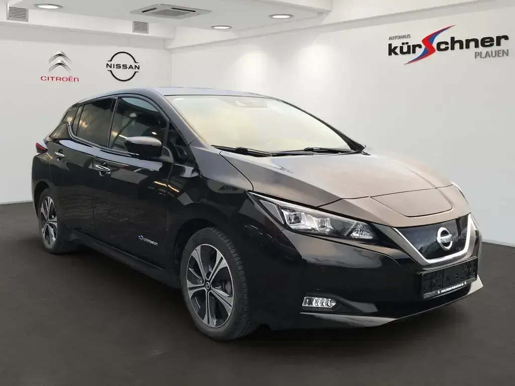 Gebraucht Nissan Leaf N-Connecta 110 kW (150 PS) 2020 Schwarz Kleinwagen
