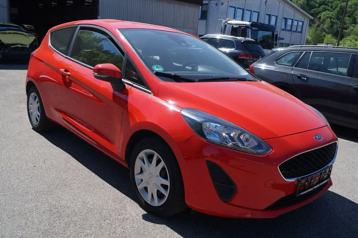 Gebraucht Ford Fiesta Cool & Connect 101 PS (74 kW) 2021 Rot Kleinwagen