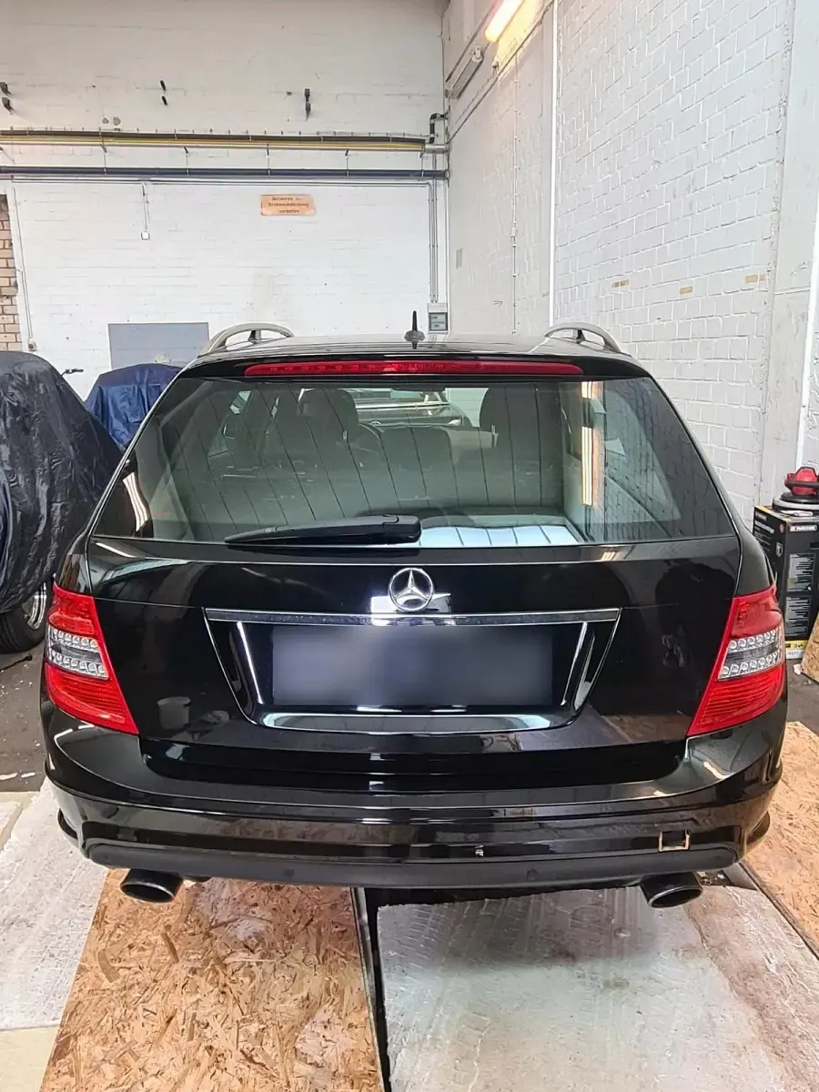 Gebraucht Mercedes C320 224 PS (164 kW) 2026 Schwarz Kombi