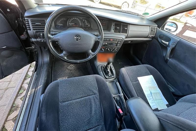 Gebraucht Opel Vectra 115 PS (84 kW) 2000 Schwarz Limousine