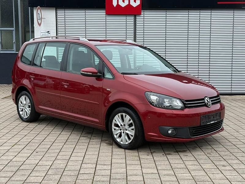 Rot Gebraucht 2014 VW Touran Life Van / Kleinbus | 14.000 € (Etwas zu teuer) - Bild 1/4