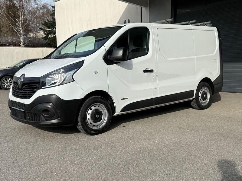 Gebraucht Renault Trafic 116 PS (85 kW) 2015 Weiß Van / Kleinbus