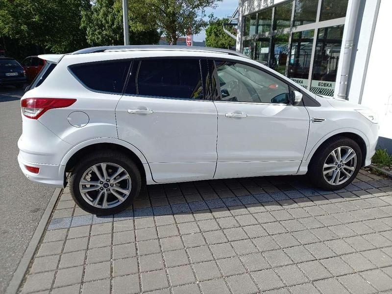 Gebraucht Ford Kuga Individual 150 PS (110 kW) 2015 Weiß SUV