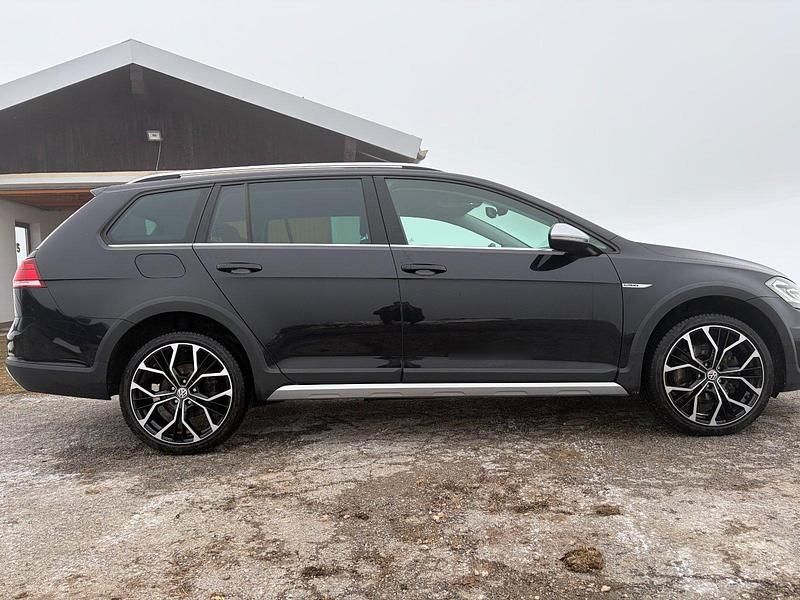 Gebraucht VW Golf Alltrack Family 184 PS (135 kW) 2018 Schwarz Kombi