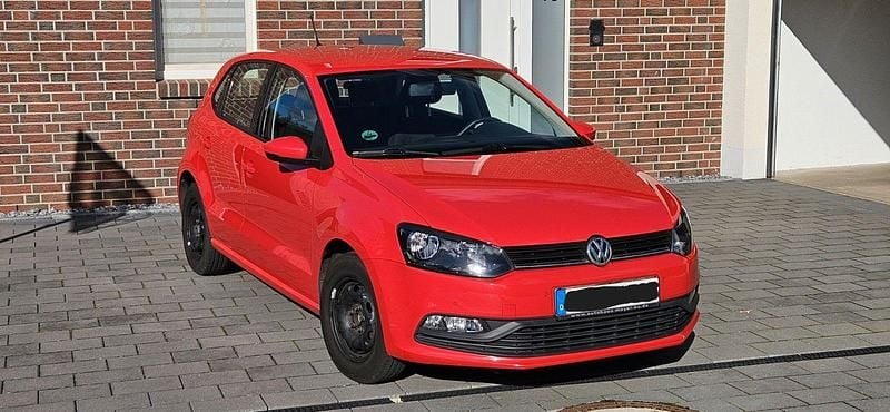 Rot Gebraucht 2015 VW Polo Trendline Kleinwagen | 6.500 € (Superpreis) - Bild 1/4