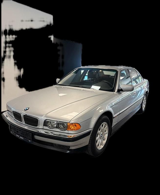 Silber Gebraucht 2000 BMW 740 Limousine | 28.500 € - Bild 1/4