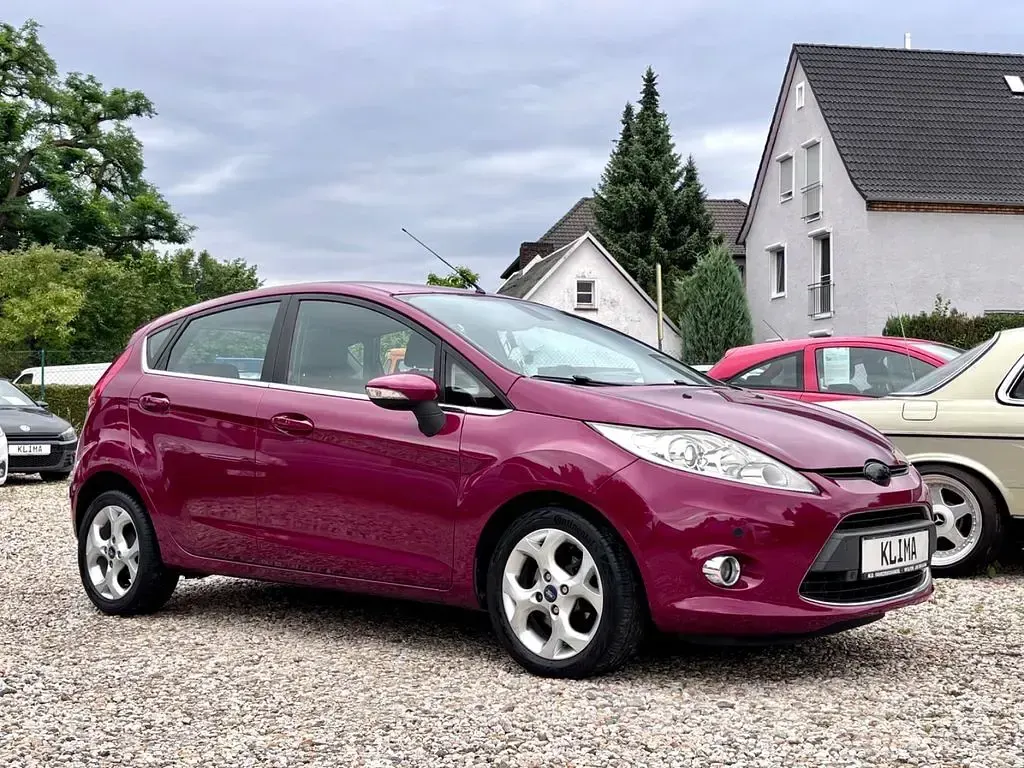 Gebraucht Ford Fiesta Titanium 97 PS (71 kW) 2009 Violett Limousine