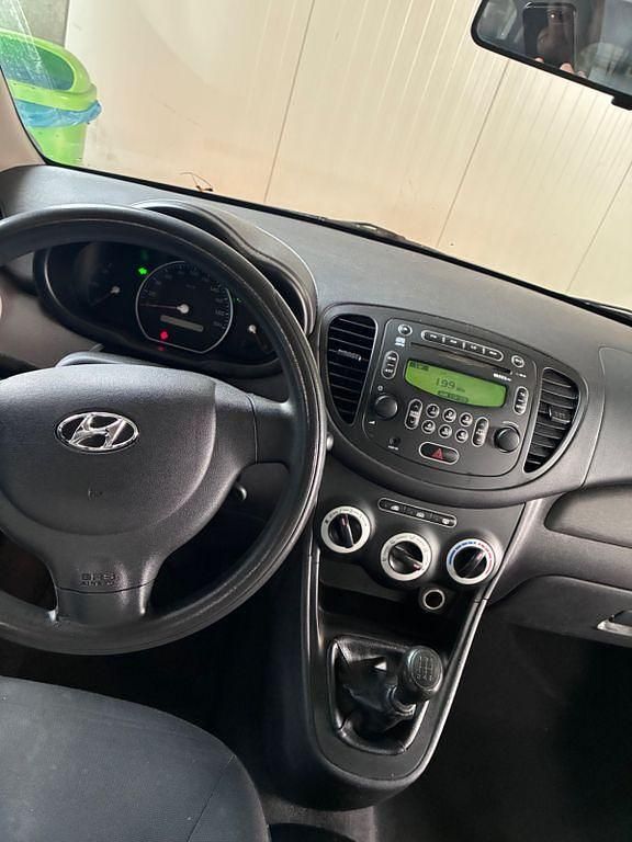 Gebraucht Hyundai i10 Classic 67 PS (49 kW) 2010 Silber Kleinwagen