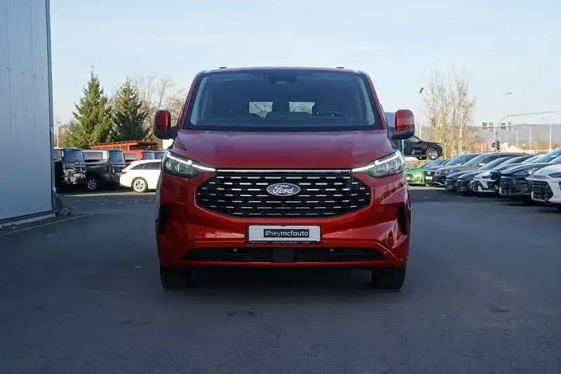 Gebraucht Ford Tourneo Custom Titanium 136 PS (100 kW) 2024 Rot Van