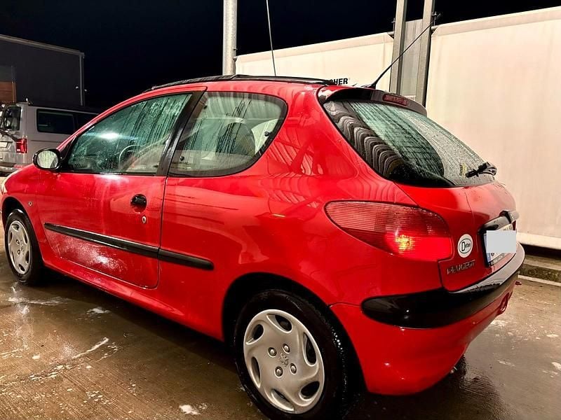 Gebraucht Peugeot 206 75 PS (55 kW) 2001 Rot Kleinwagen