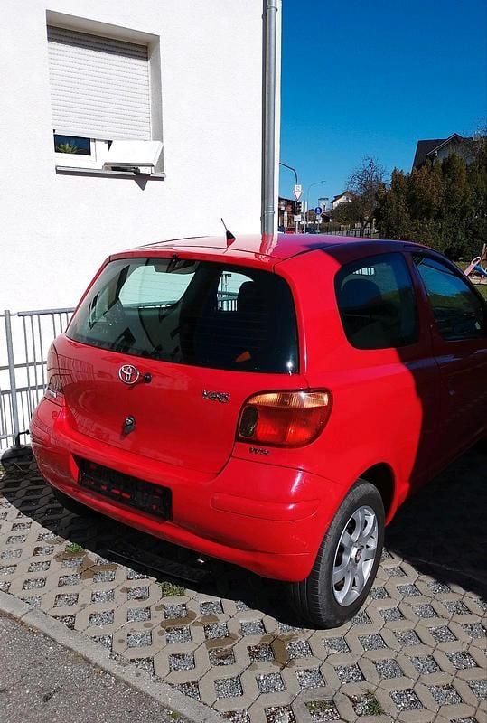 Gebraucht Toyota Yaris 65 PS (47 kW) 2003 Rot Kleinwagen