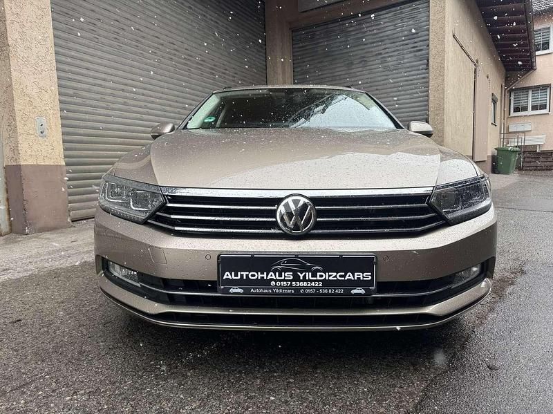 Gebraucht VW Passat 190 PS (139 kW) 2016 Sand gold metallic Kombi