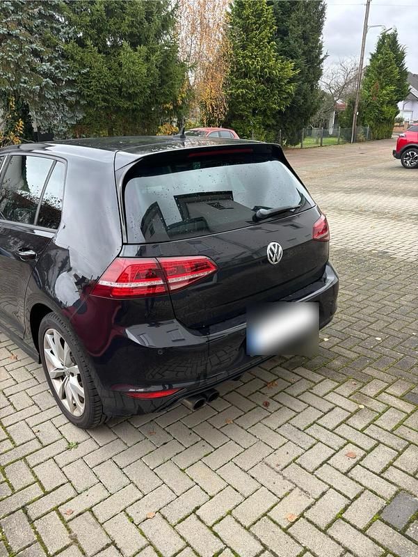 Second-hand VW Golf VII Highline 125 CP (91 kW) 2014 Negru Berlinǎ