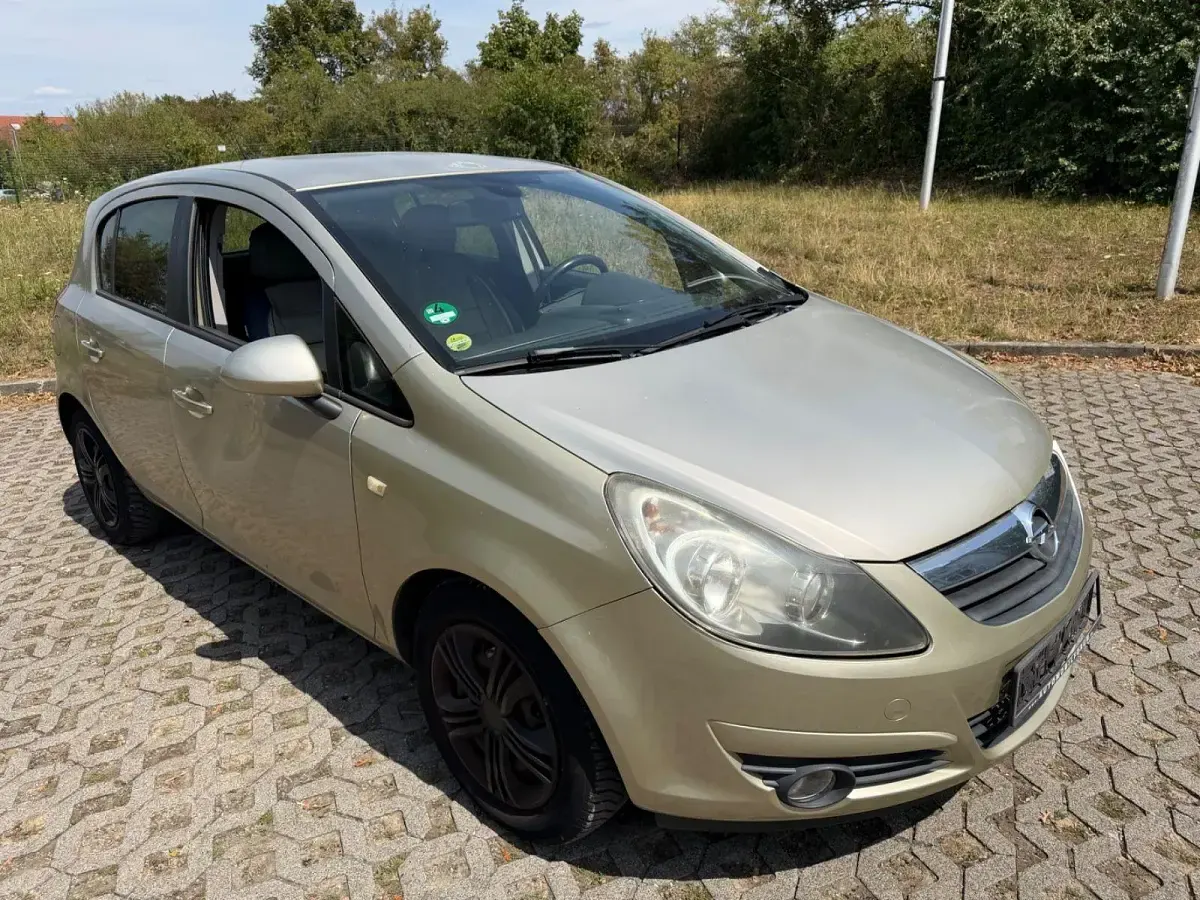 Gebraucht Opel Corsa Innovation 101 PS (74 kW) 2010 Gold Kleinwagen