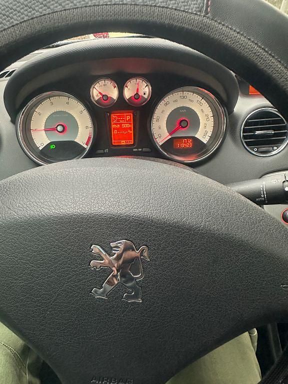 Silber Gebraucht 2011 Peugeot 308 Platinum Kombi | 4.650 € (Fairer Preis) - Bild 1/4