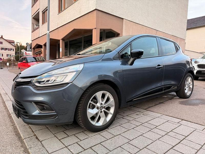 Gebraucht Renault Clio IV LIMITED 118 PS (86 kW) 2016 Grau Limousine