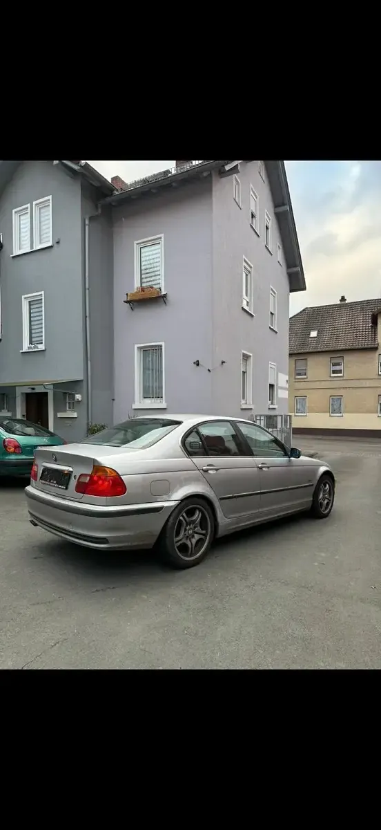 Second-hand BMW 320 150 CP (110 kW) 1998 Argintiu Berlinǎ